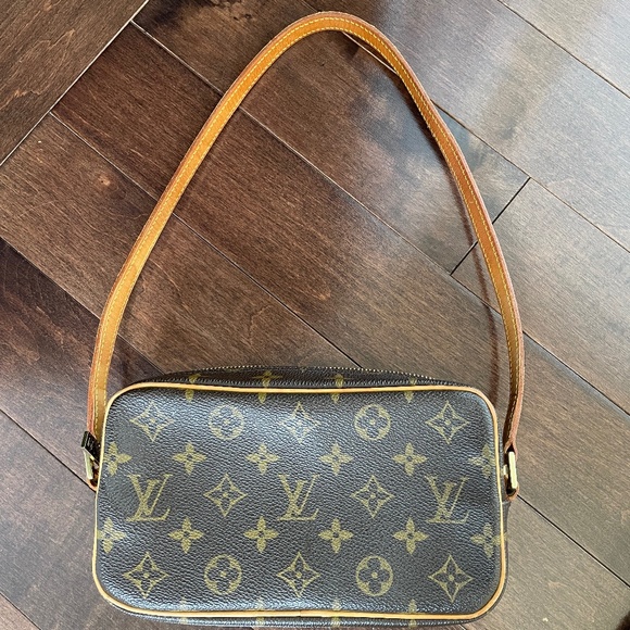 Louis Vuitton Monogram Pochette Cite PM - Picture 2 of 7
